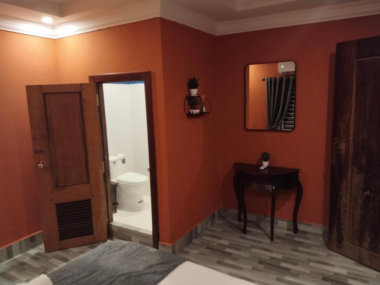 Teejays Bed And Breakfast 캄폿 외부 사진